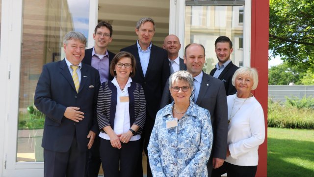 Abbvie: Unsere Abgeordneten gemeinsam mit Dr. Stefan Müller, Director Site Operations, Philipp Huwe, Director Government Affairs, Hans-Peter Eibes, Manager Fleet & Stakeholder Engagement