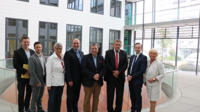 Fraunhofer ITWM: Gruppenbild mit Institutsleiter Prof. Dr. Dieter Prätzel-Wolters.