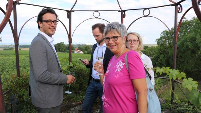 Schloss Janson: Ein kleine Laube bietet einen tollen Ausblick in die Umgebung 