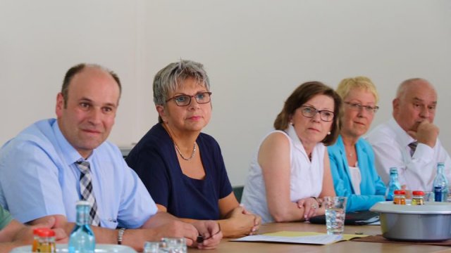Pfalzmarkt: Abgeordnete Marco Weber, MdL, Helga Lerch, Monika Becker, Fraktionsgeschäftsführerin Dr. Birgit Reinemund