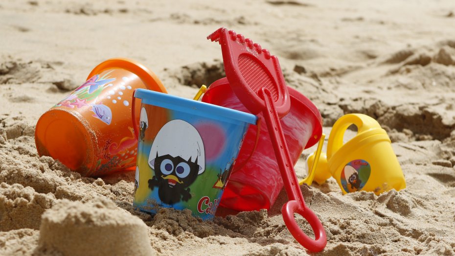 Spielzeug im Sand