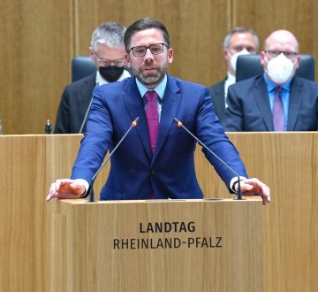 Philipp Fernis bei seiner Haushaltsrede am 30. März 2022